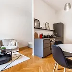 Tas Budapest